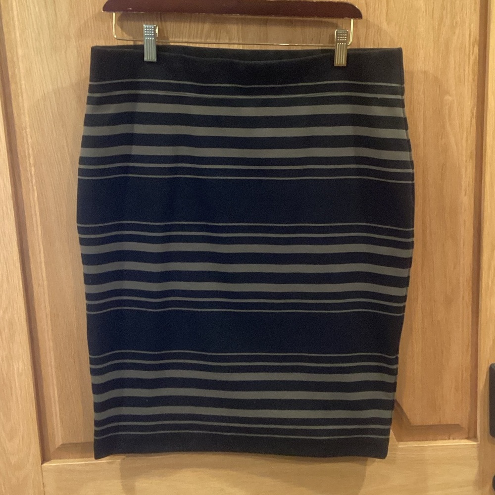 Banana Republic Black and Gray Striped Pencil Skirt